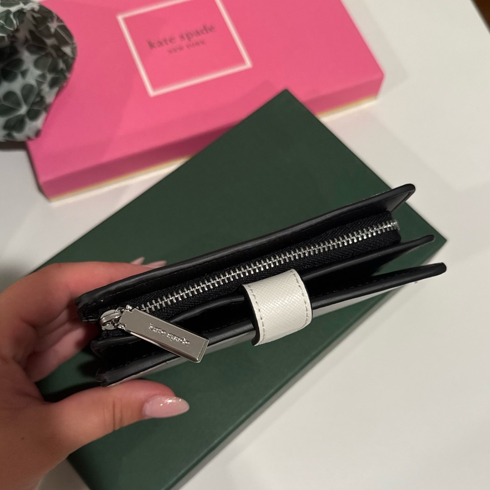 Kate Spade Two-Tone Gray and White Wallet - Picture 3 of 7